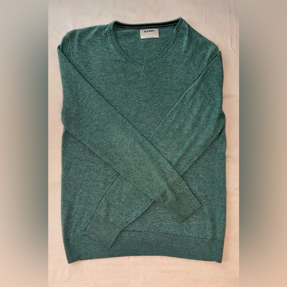 Old navy sweater